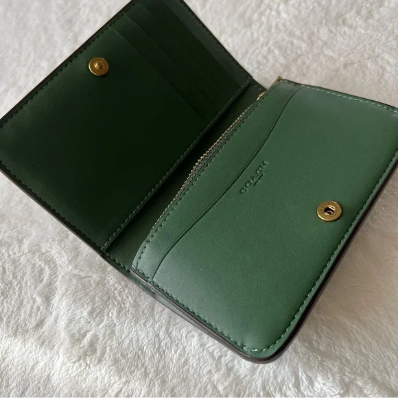 Coach Essential Slim Card Case in Amazon Green - Picture 9 of 13